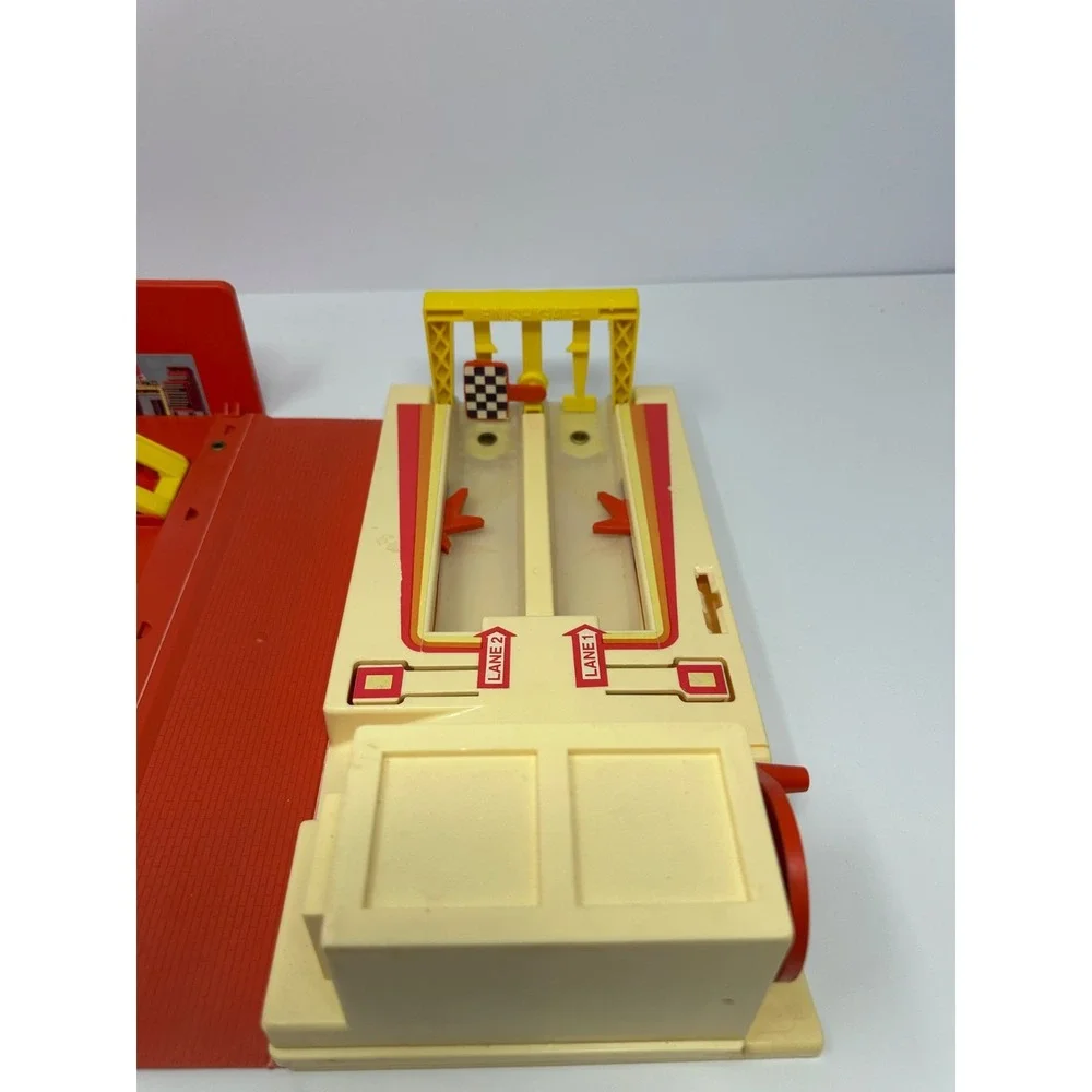 Vintage Hot Wheels 1981 Inside Track Sto & Go Race Set Playset Mattel
